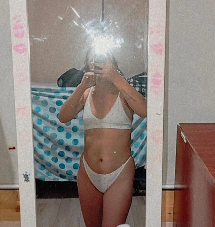 LATINA MORBOSA INSACIABLE, CON GANAS DE UNA BUENA