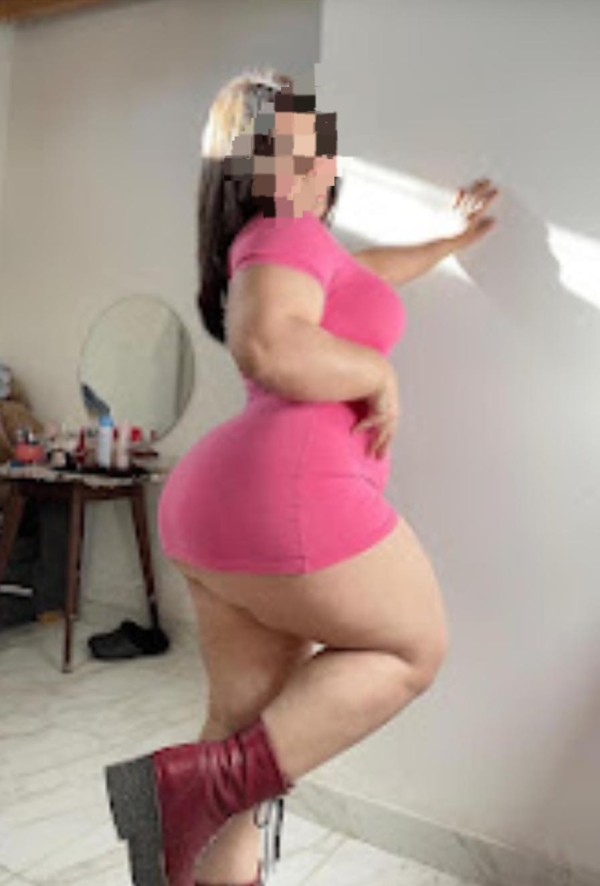 SOLANCH UNA CHICA RELLENITA CON UN CULASO