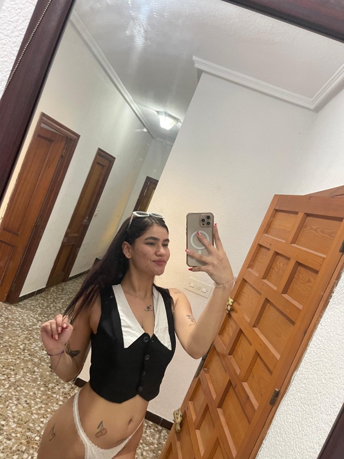 VEN Y ME MASTURBAME BIEN RICO