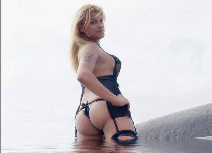 TOP TRANS CON UN GRANDE CARAMELO PARA TI