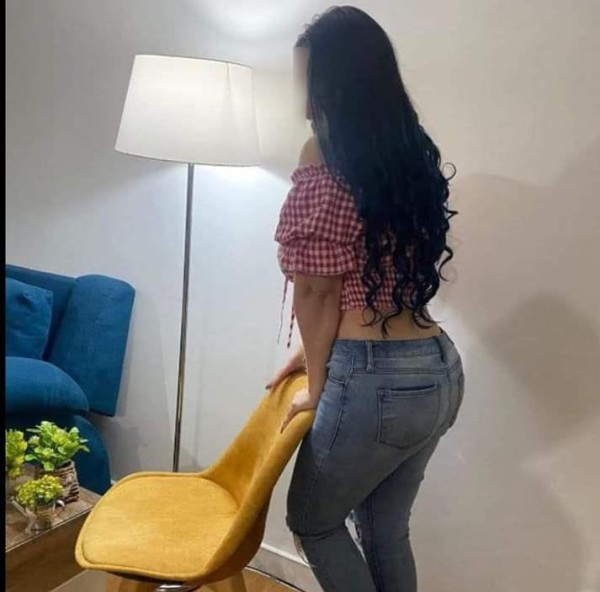 LATINA MUY COMPLACIENTE