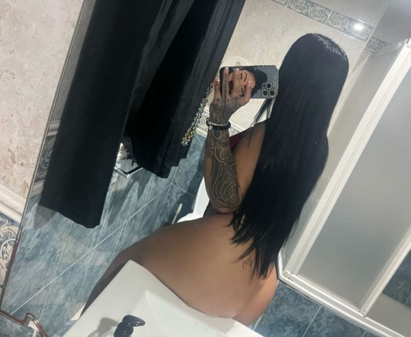 Estoy disponible de día y parte de la noche en poco días me iré