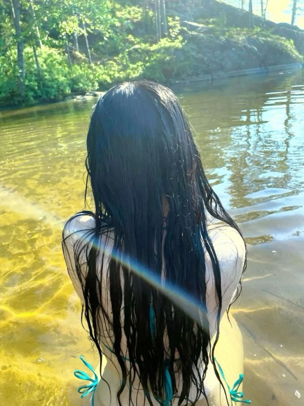 SOMOS DOS AMIGAS FIESTERAS CON GANAS DE MARCHA