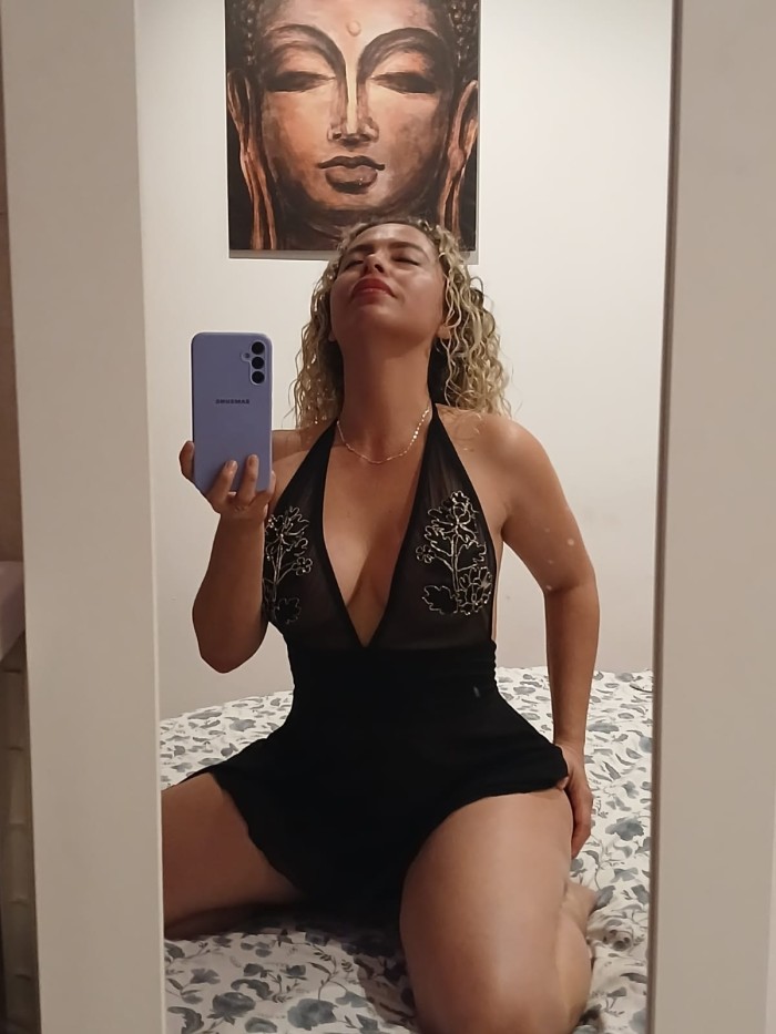 RUBIA FIESTERA ME ENCANTA EL SEXO DURO Y SIN LIMIT