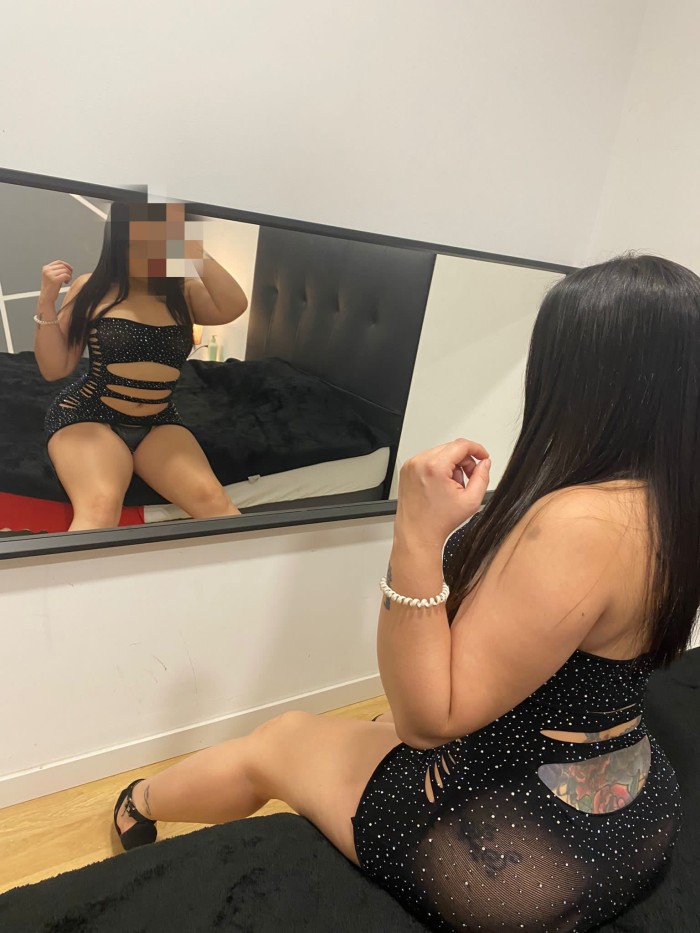 SEDUCTORA Y CARIÑOSA LATINA CANDENTE