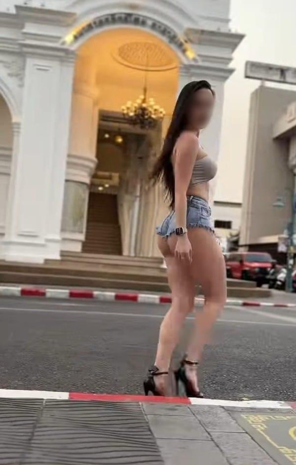 ANITA DIVERTIDA , CARIÑOSA y FIESTERA 24/7