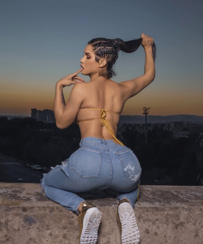 Hola soy angelica chica súper pollona 23cm