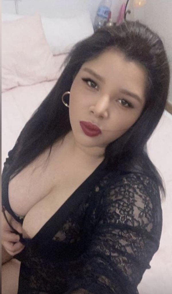 Voluptuosa curvy exuberante cachonda multiorgasmic