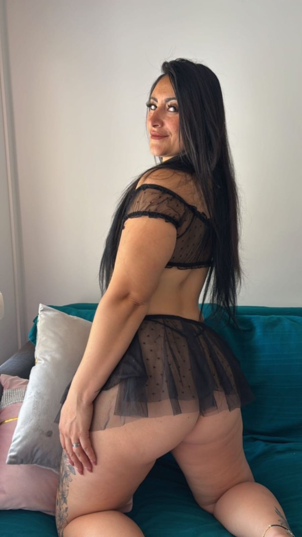 Latina exótica disponible cita previa