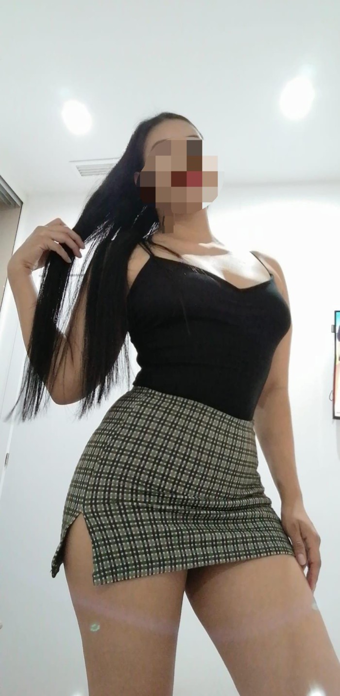 MARIANA LATINA QUIERO SACARTE TODA LA LECHE !!