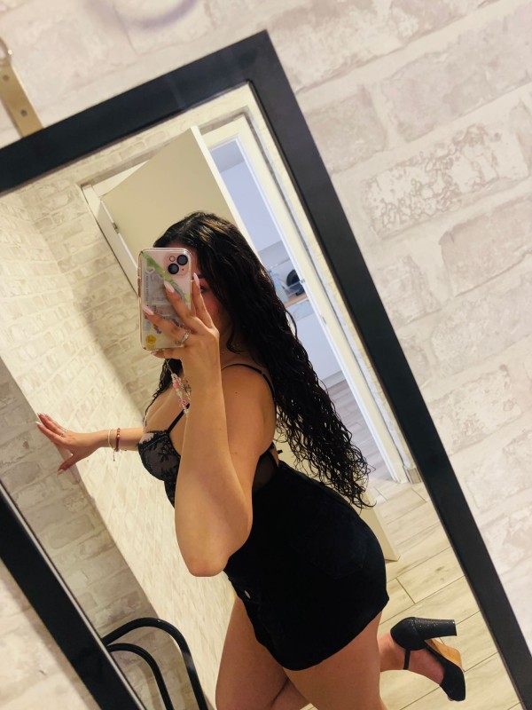 Novedad  latina cariñosa y apasionada.