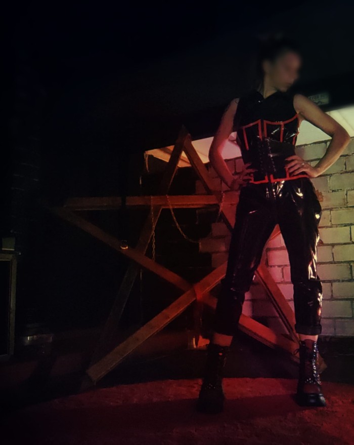 Dominatrix Alicia Von Dark en Alicante