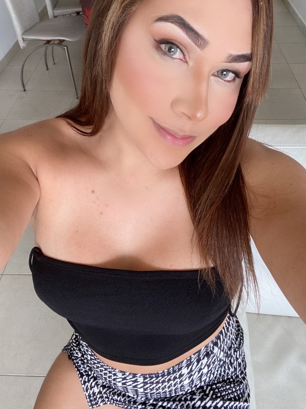 “Seducción y poder entre mis piernas – Tu nueva obsesión en Madrid”