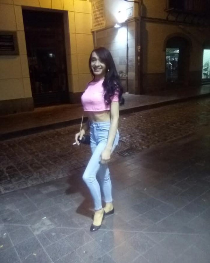 EXQUISITA Y MUY CACHONDA BIEN DOTADA