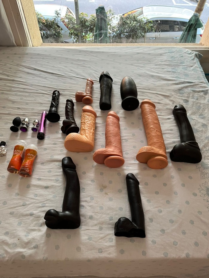 HABITACION DE JUEGOS DILDOS.. FISTING