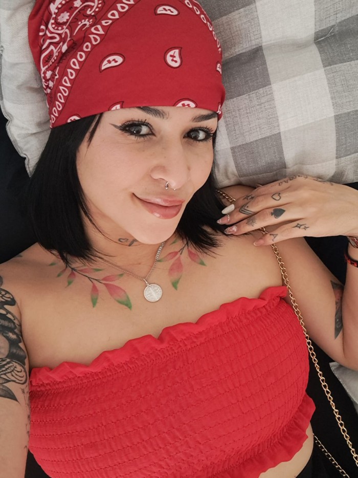 LATINA ENCANTADORA,DIVERTIDA Y MUCHOS DESEOS