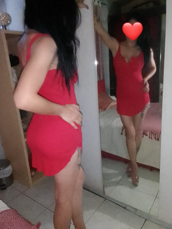 Guapísima recién llegada puro y duro placer