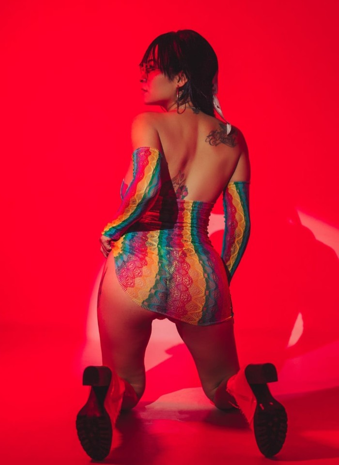SENSUAL Y APASIONADA /SALIDAS