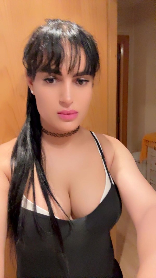Trans activa pasiva, fiestera , implicada trato novios,