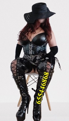 La Reina del sado erótico madurita muy sexy
