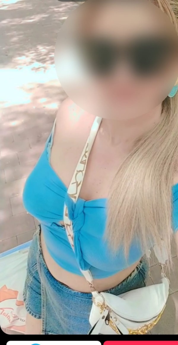 VEN A DISFRUTAR DE UNA LATINA CARIÑOSA