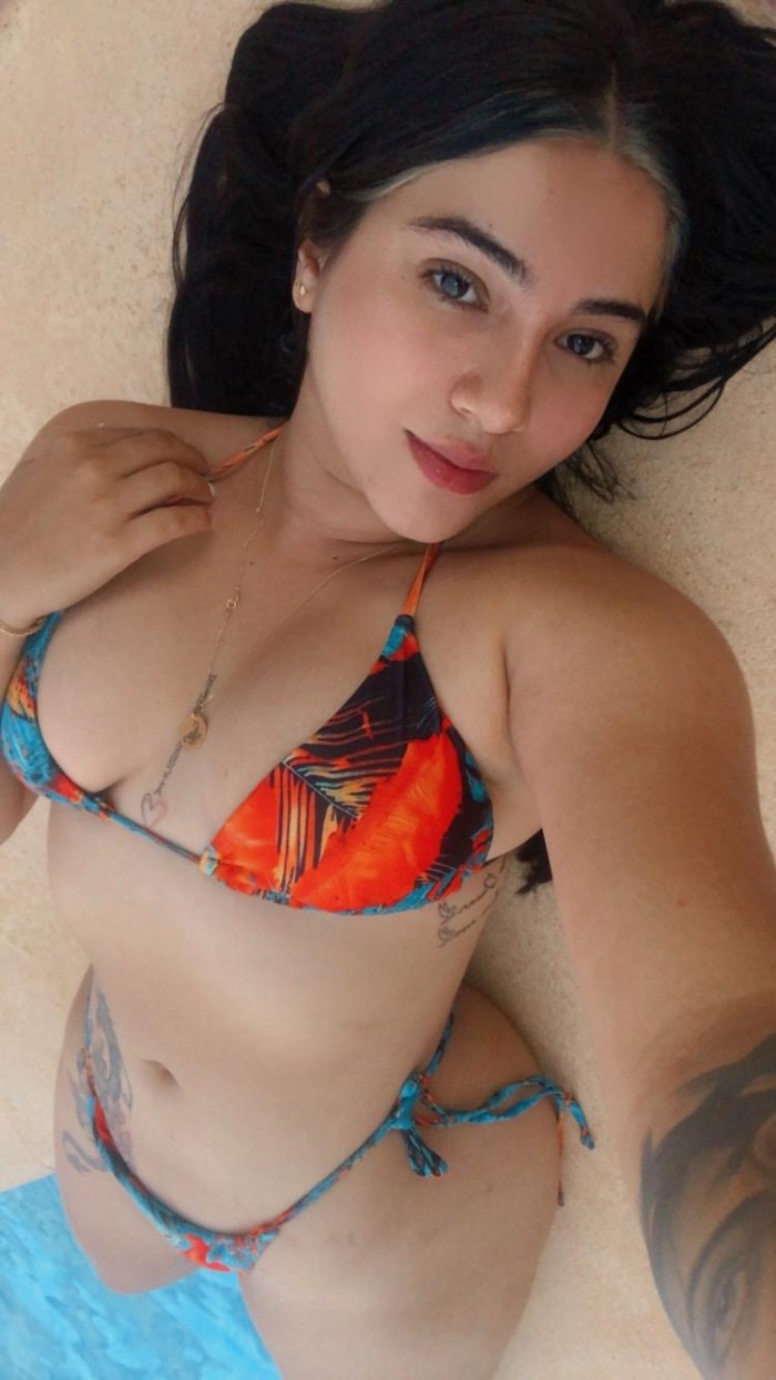 METEME LA POLLA EN MI HUEQUITO MOJADO