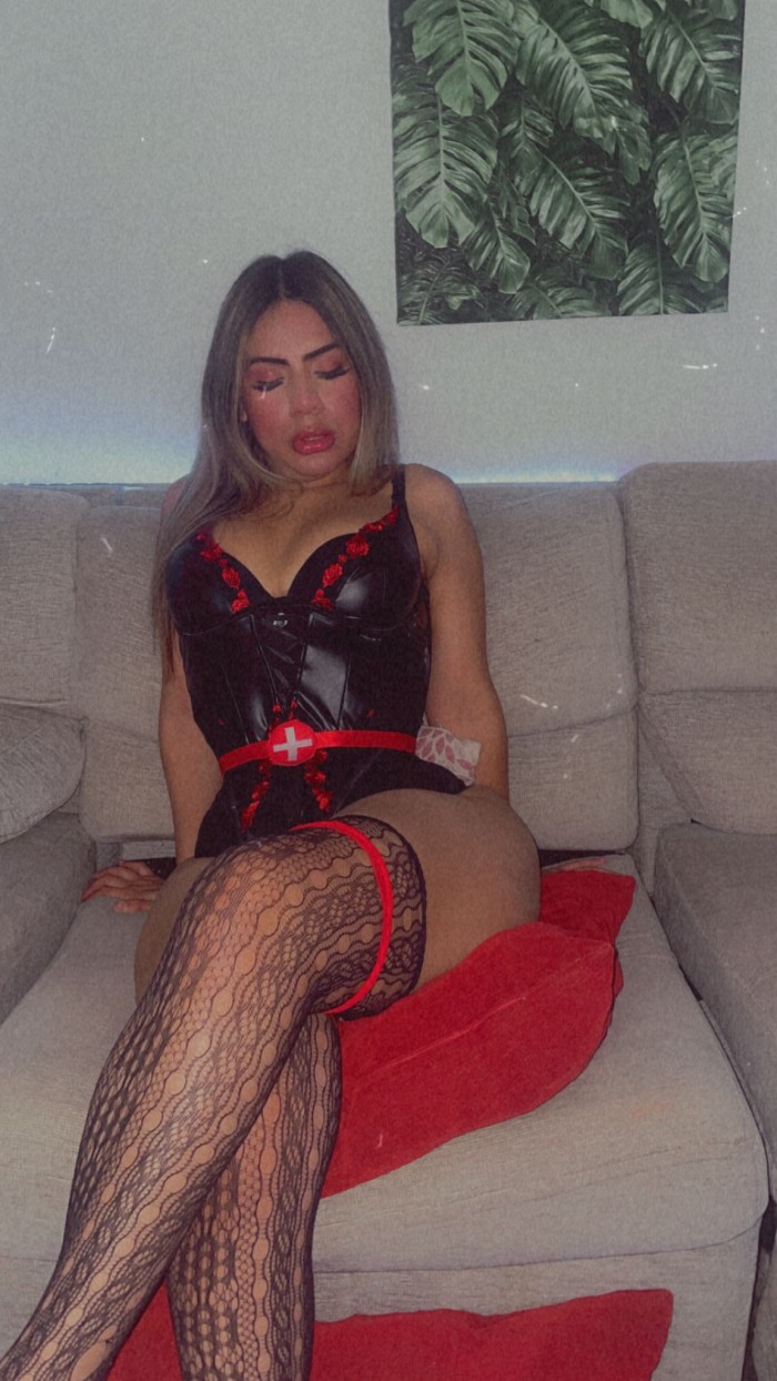 SOFIA TRANS FIESTERA TRAGA LECHE PUTA N