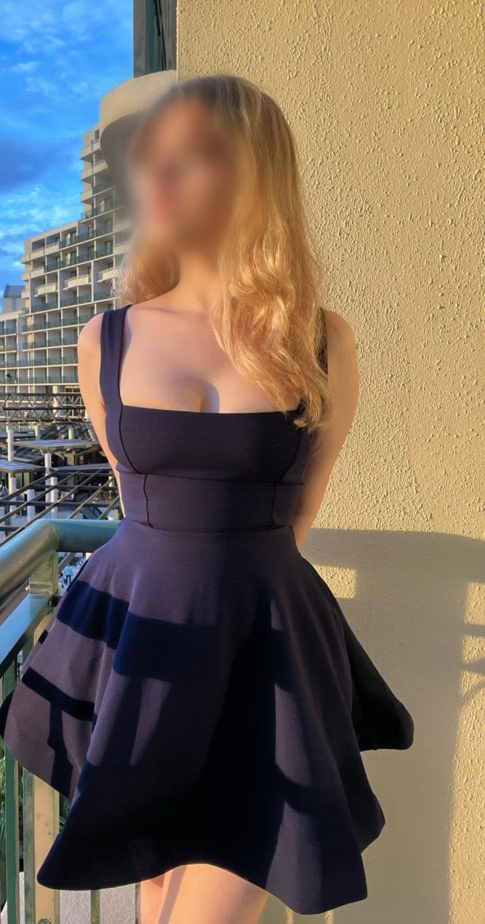NUEVA FIESTERA SALIDAS FRANCÉS NATURAL BESOS SEXO