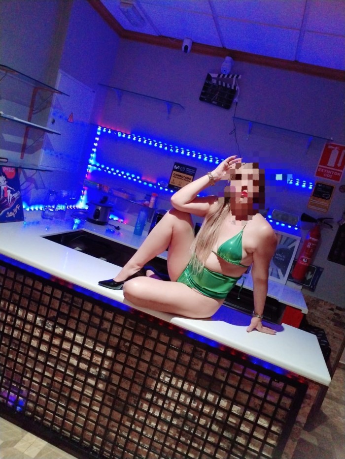 VEN POR UNA RICA MAMADA CARIÑO