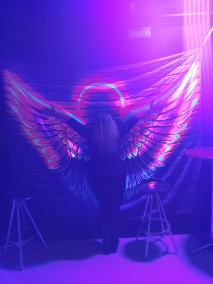 Parejita morbosa bisexual liberal pub