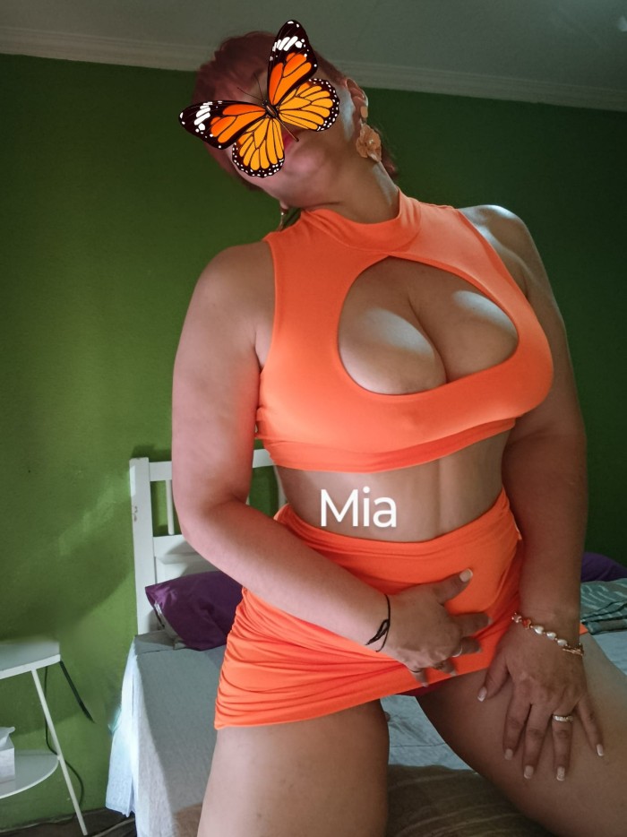 Mujer Voluptuosa y con buenas Curvas