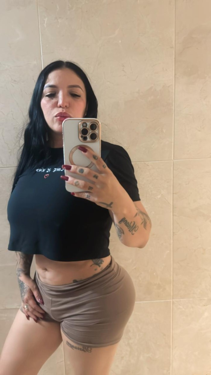 CHICA DISPUESTA A HACERTE COSAS RICAS