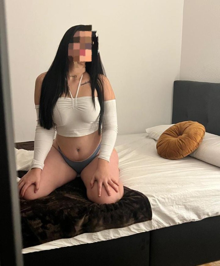 JOVEN COQUETA Y SENSUAL LATINA 24 HORAS