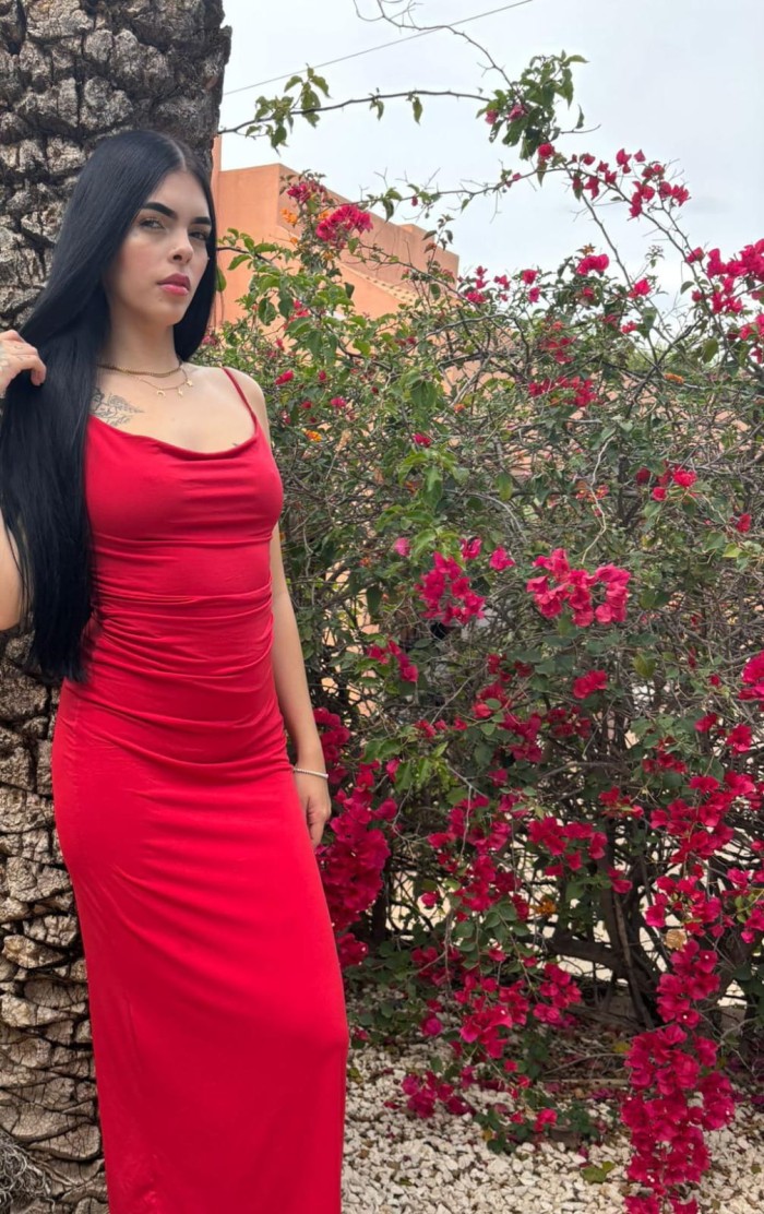 FLAQUITA SENSUAL MUY ACTIVA…SALIDAS