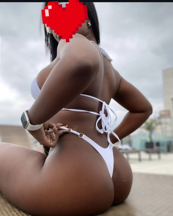 Mulatica cachonda caliente fiestera