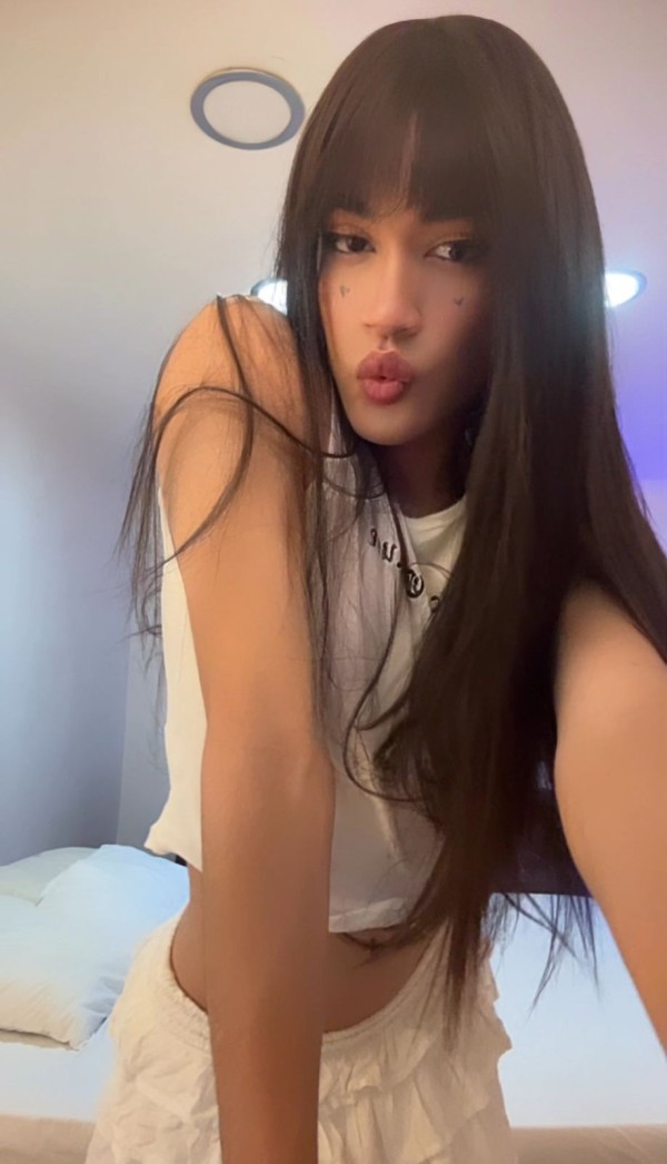 HERMOSA Y DULCE PRINCESA DE PASO POR TU CIUDAD EXPERTA COMIENDO CULOS