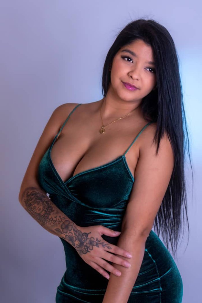 FOTOS REAL EXCLUSIVA CON UN RICO COÑITO CALIENTE