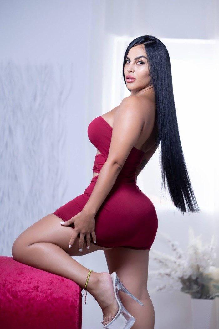 Preciosa teen colombiana elegante