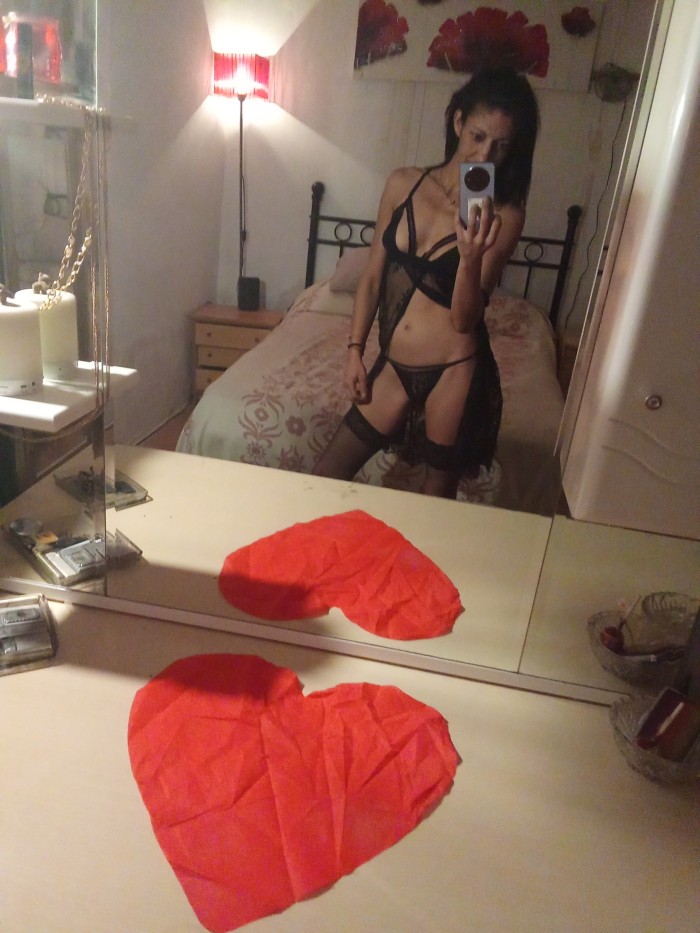 Morenita morbosa fiestera CERCA D PINOSO