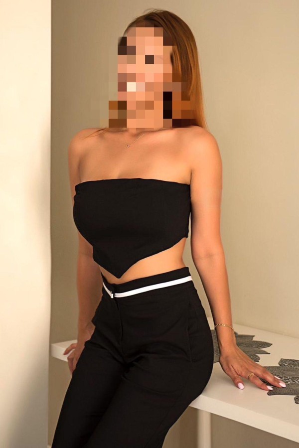 Espectacular chica colombiana en Blanes