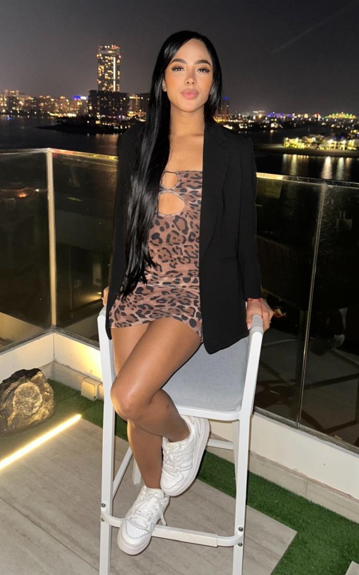 ARDIENTE Y JUGUETONA COLOMBIANA LISTA PARA TI