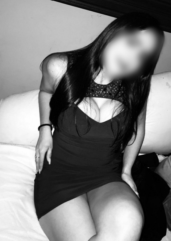 Hola soy Yara una modelo universitaria