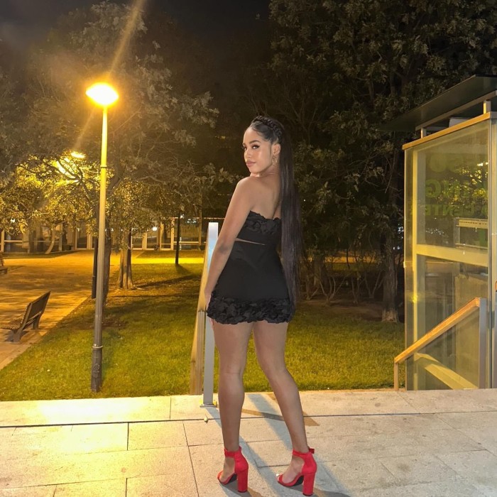 SIENTATE EN MI POLLA CUANDO LA SIENTAS MOJADA.