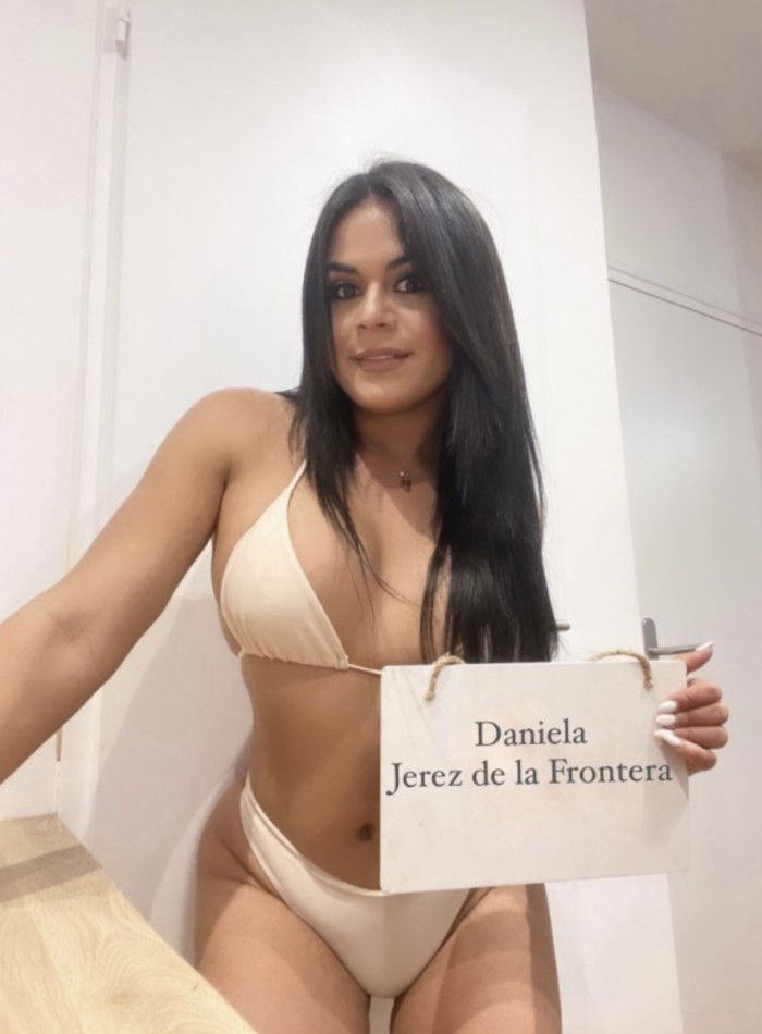 Daniela caliente fiestera sin límites