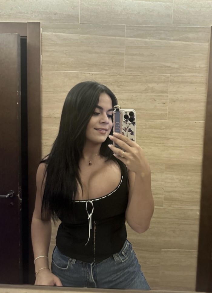 Daniela caliente fiestera sin límites