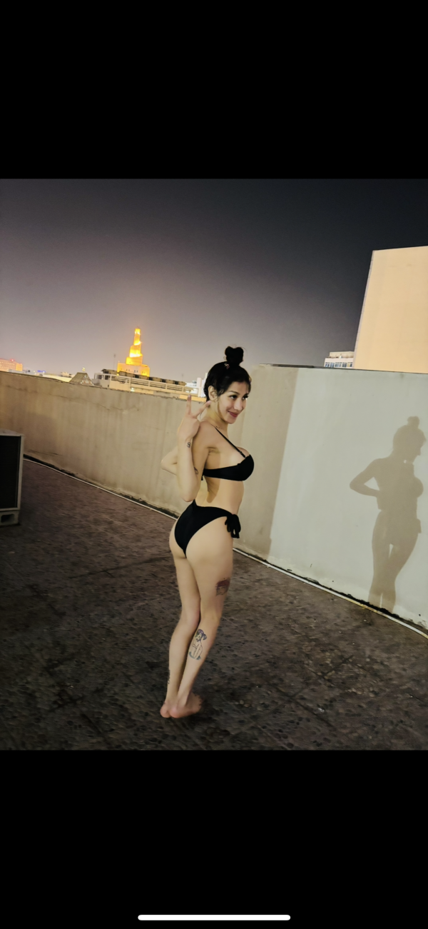 Modelo trans xxx femenina real poses caricias vids