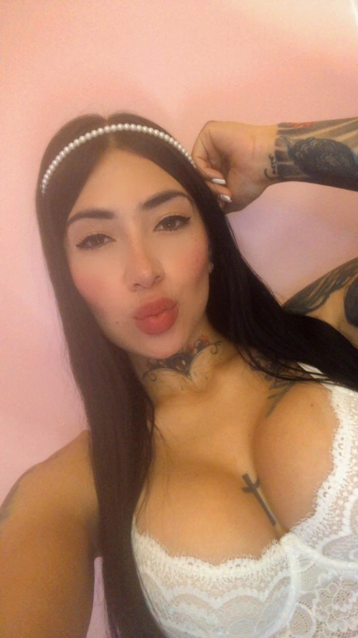 JOVENCITA NATURAL Y FIESTERA