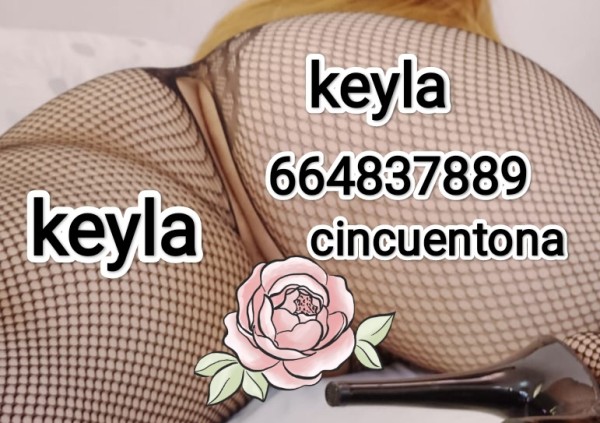 Te pillé mamá …o me la chupas o se lo digo a papá