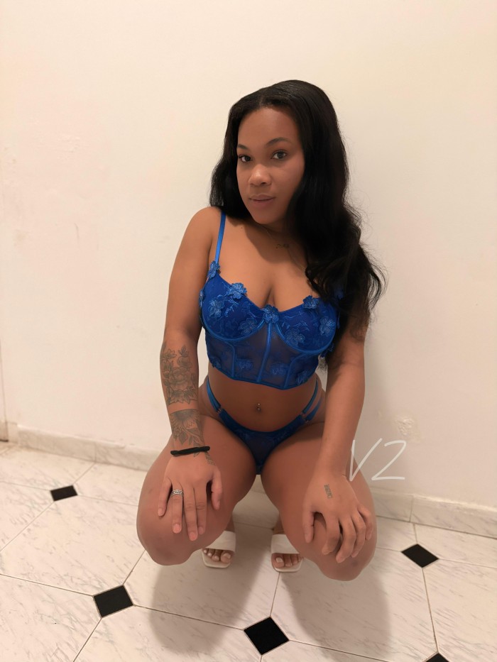 TU DIOSA CALIENTE CACHONDA Y MUY EXCITANTE