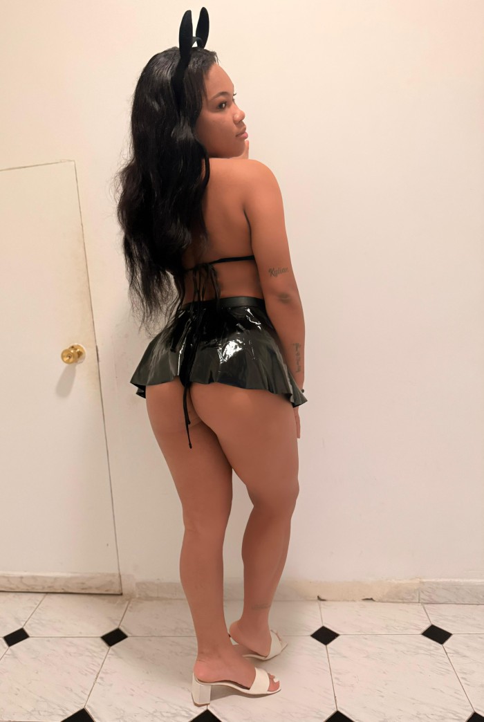 TU DIOSA CALIENTE CACHONDA Y MUY EXCITANTE